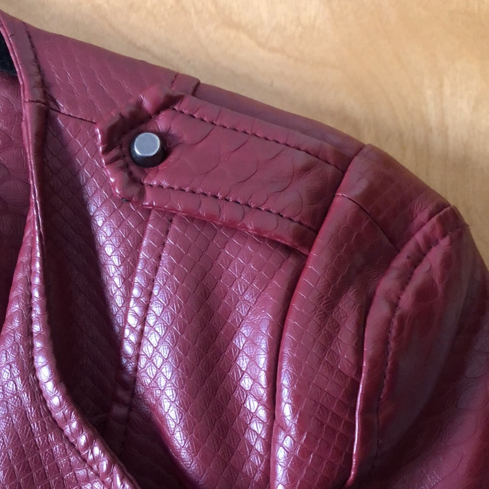 Needs repair - GUESS Brick Red Faux Leather Moto Jacket - Small - Picture 8 of 15